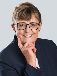 Portrait photo of Lucyna Śliwa